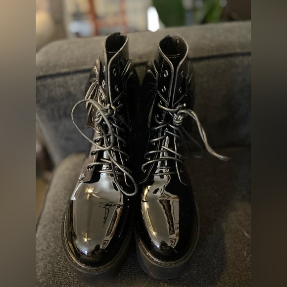 Black Shiny Vegan Leather Boots With Wings - Picture 5 of 6